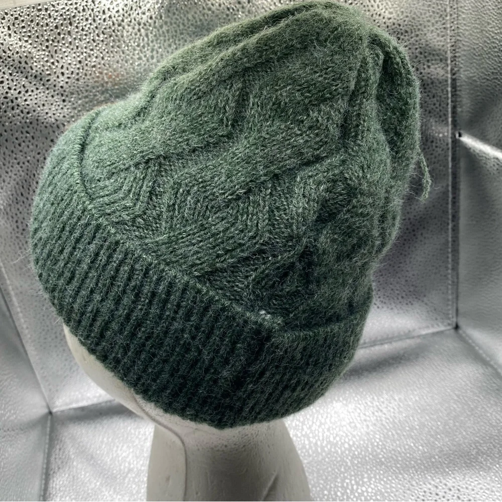 Mainstay Women’s Unique Weave Fuzzy Plush Pom Knit‎ Hat Green